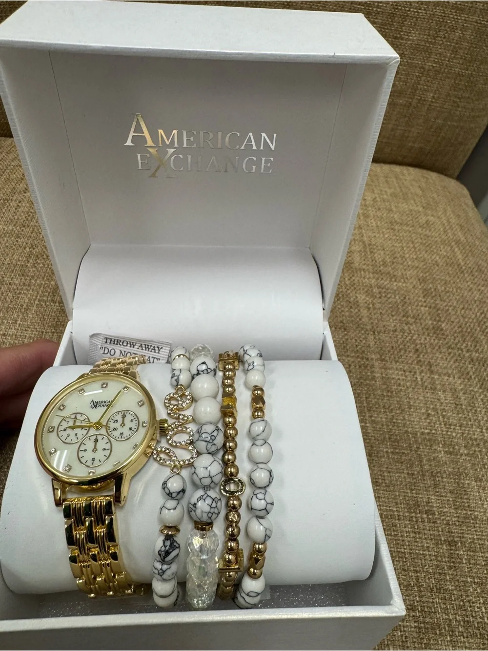 American Exchange Women’s Quartz Analog Gold Tone White Dial Bracelet Watch Box